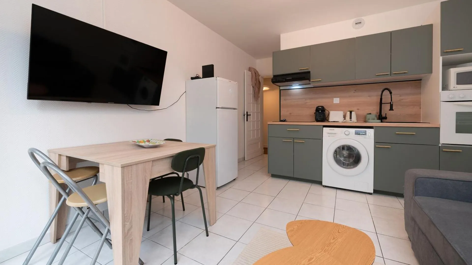 Appartement Kerjulaude -Breizh Key Lorient 0*,  Fransa